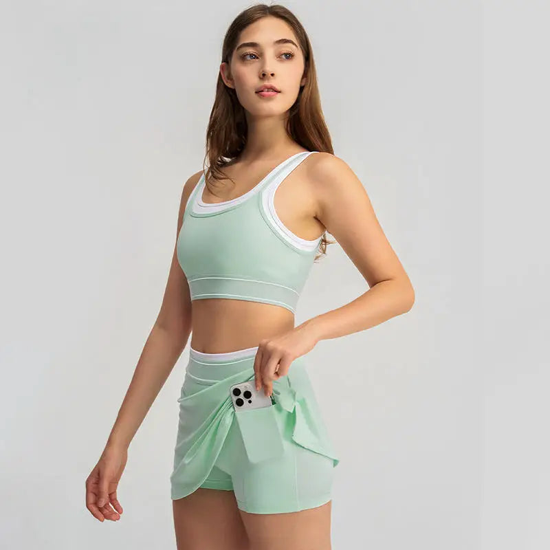 Women's 2-piece Tennis Set, Sports Bra, Tennis Skirt, Built-in Shorts, Breathable, Quick-drying, Suitable for Yoga and Gyms.
